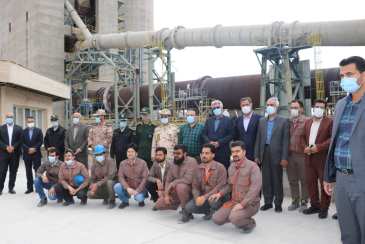 فرماندار شهرستان درمیان از کارخانه سیمان باقران بازدید کرد